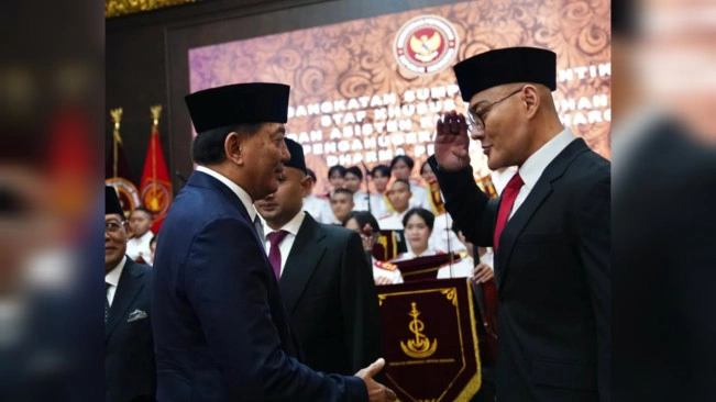 Deddy Corbuzier saat dilantik jadi Staf Khusus Menteri Pertahanan (Menhan) Bidang Komunikasi Sosial dan Publik di Kantor Kemenhan, Jakarta Pusat, Selasa (11/2/2025). [Instagram]